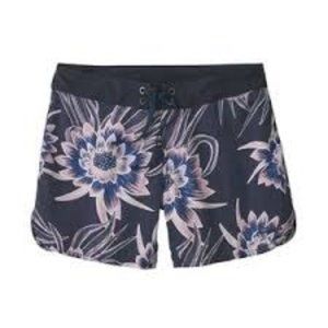 Patagonia Surf Shorts boardshorts, size 4 NWT, OOS